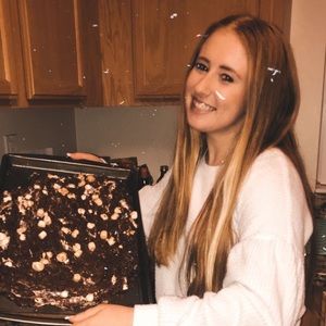 Meet your Posher, Carissa